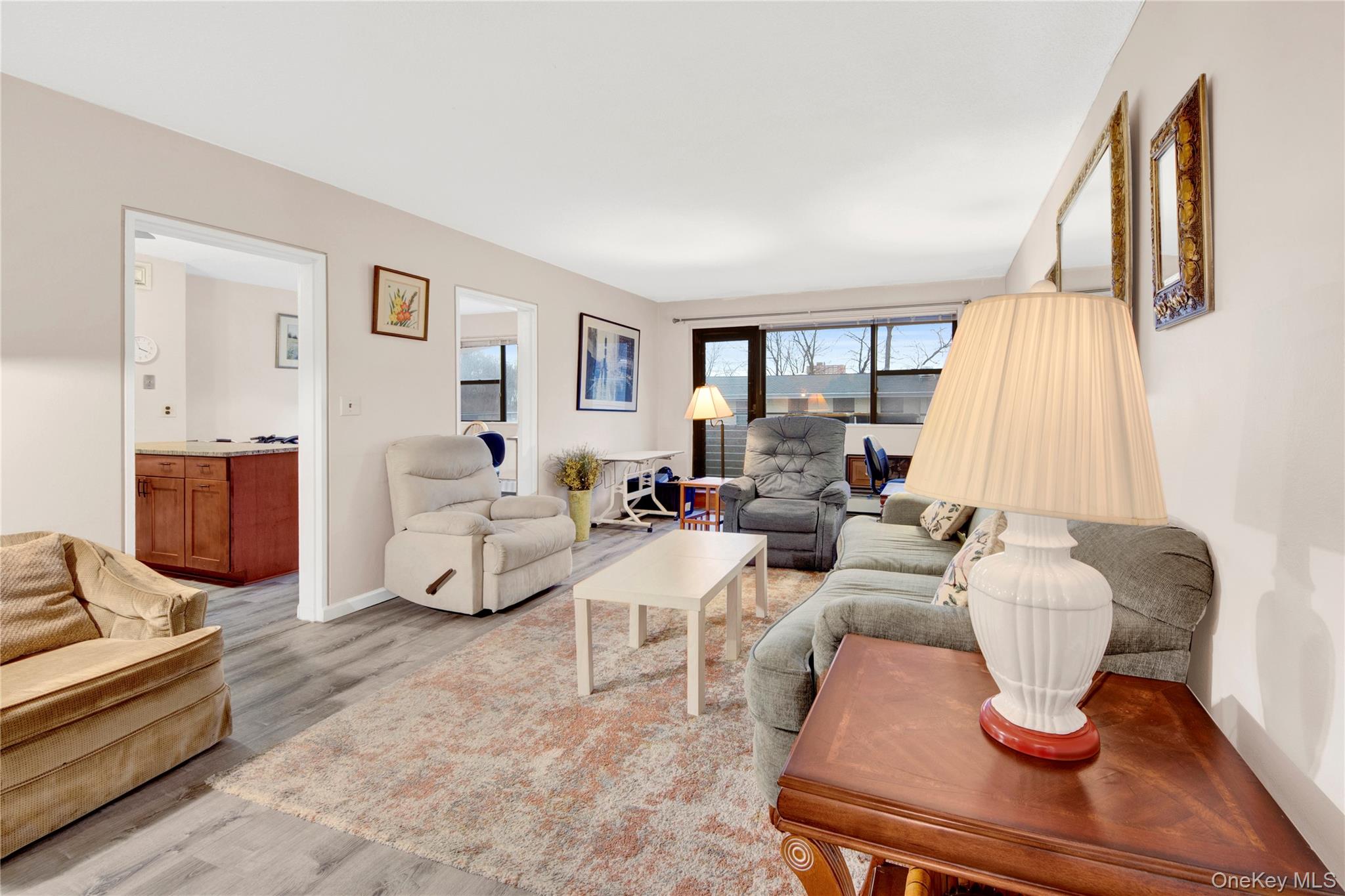 1523 Central Park Ave 3e Property Photo 9