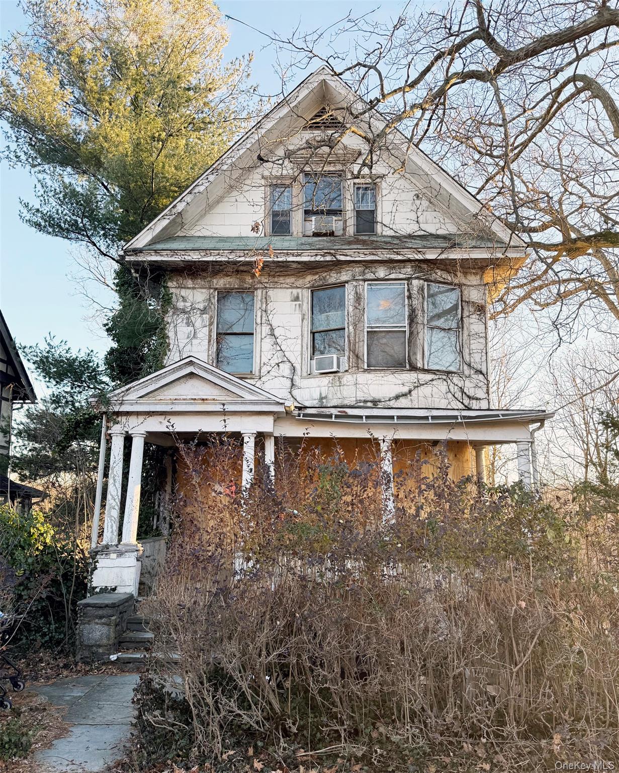 6 Aka 10 Rossmore Avenue Property Photo 1