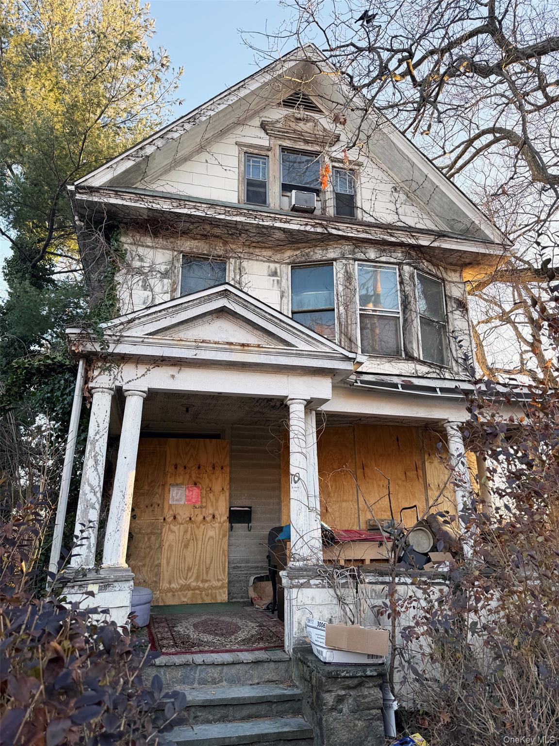6 Aka 10 Rossmore Avenue Property Photo 2