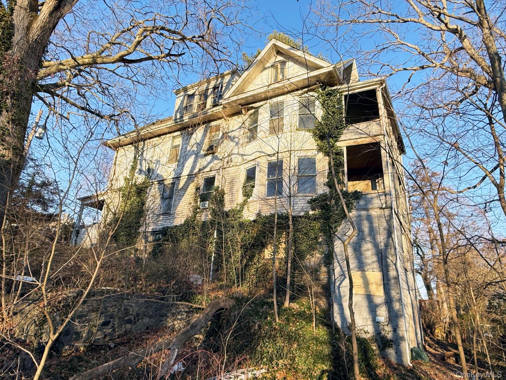 6 Aka 10 Rossmore Avenue Property Photo 3
