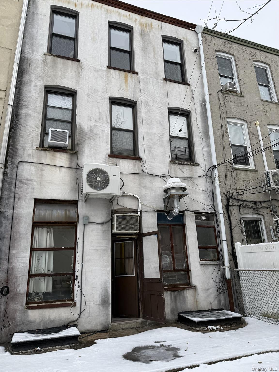 945550 Property Photo 6