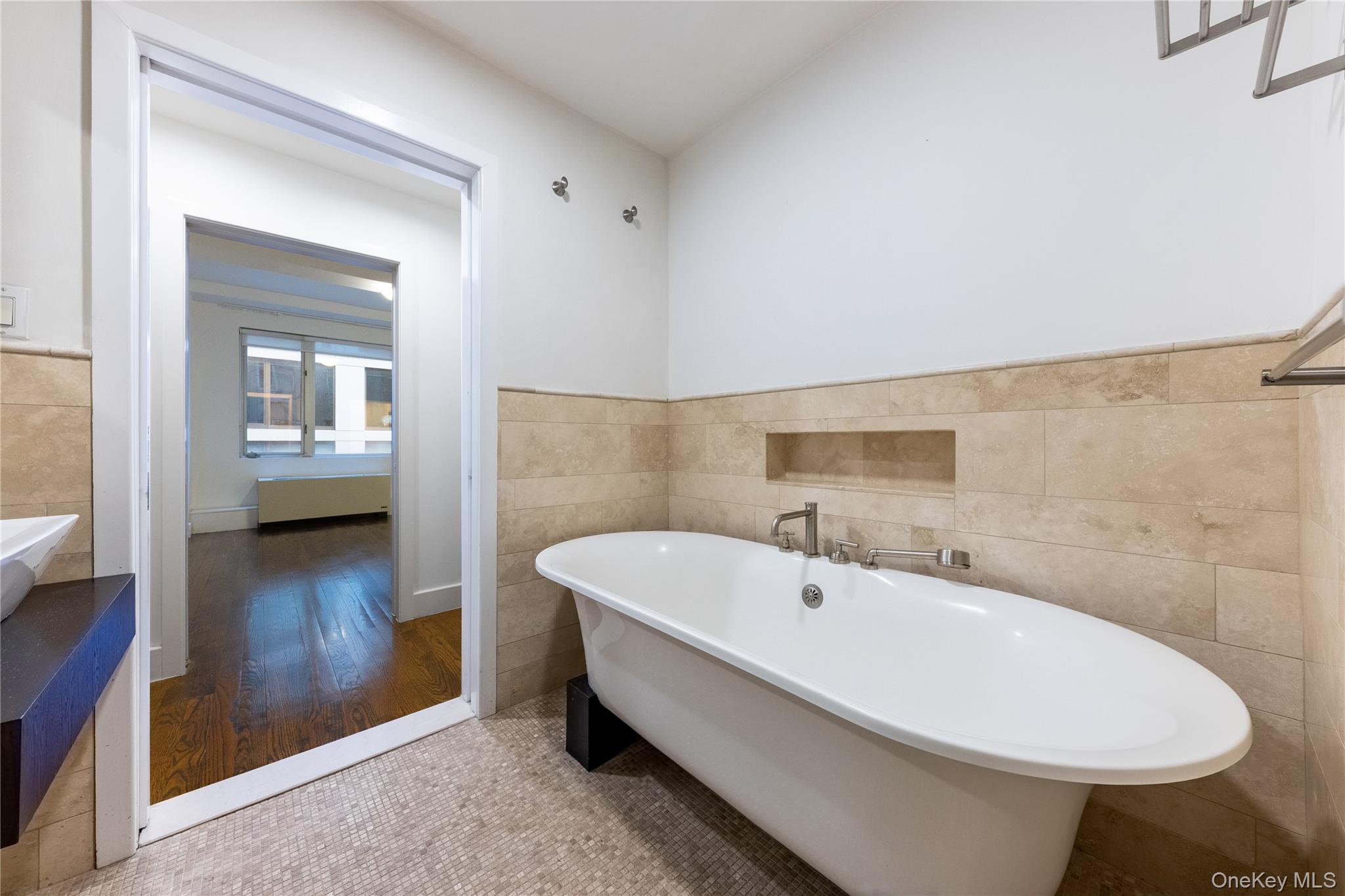 116 W 22nd Street 3 Property Photo 22