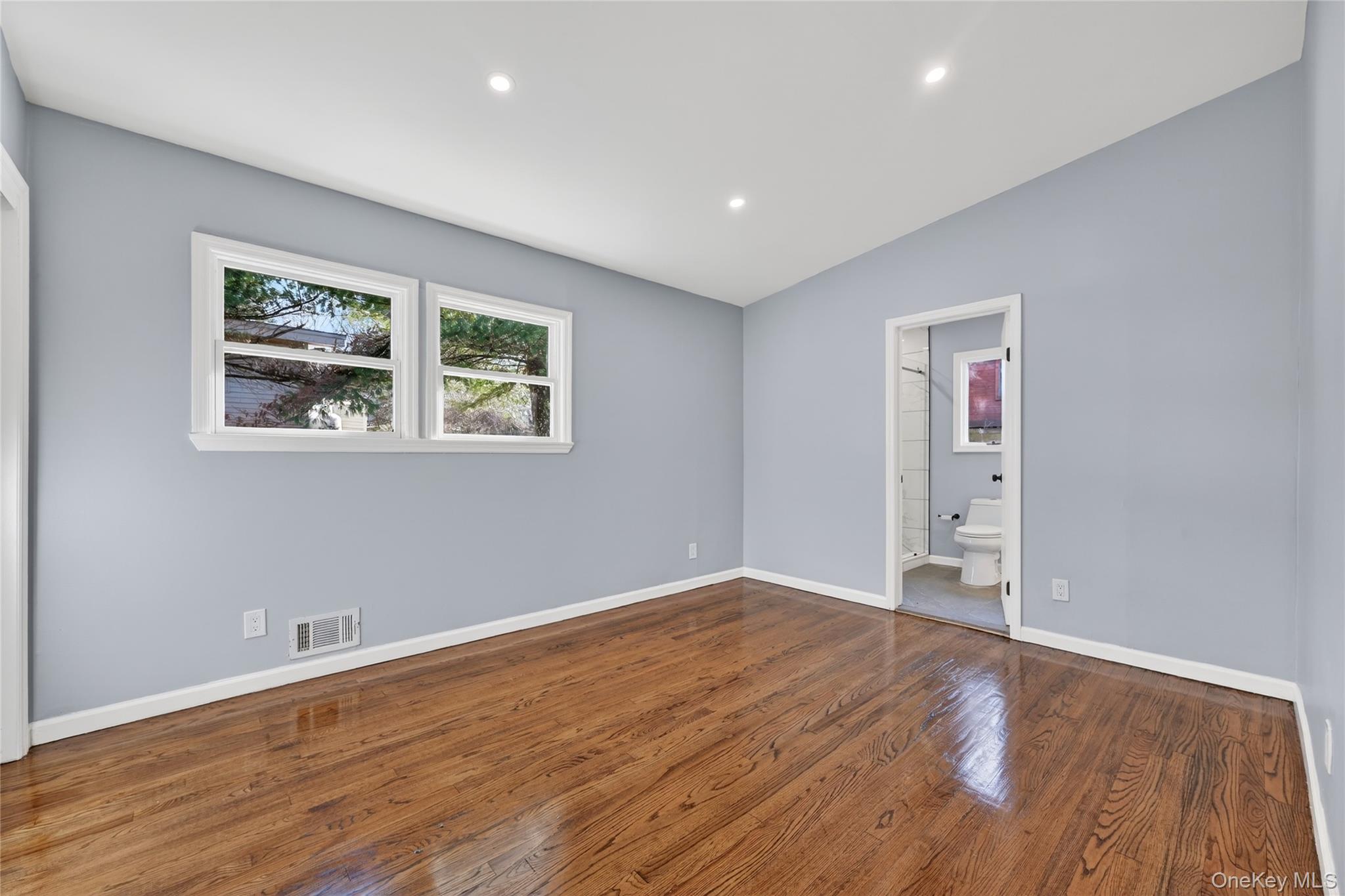 2 The Curve Road Property Photo 15