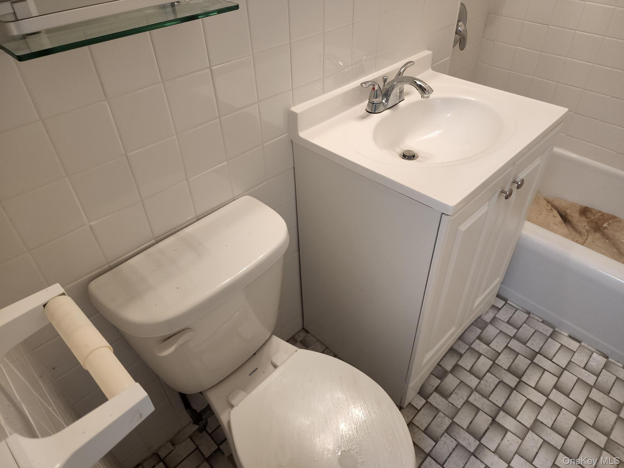 61-35 N 98th Street St-g Property Photo 10