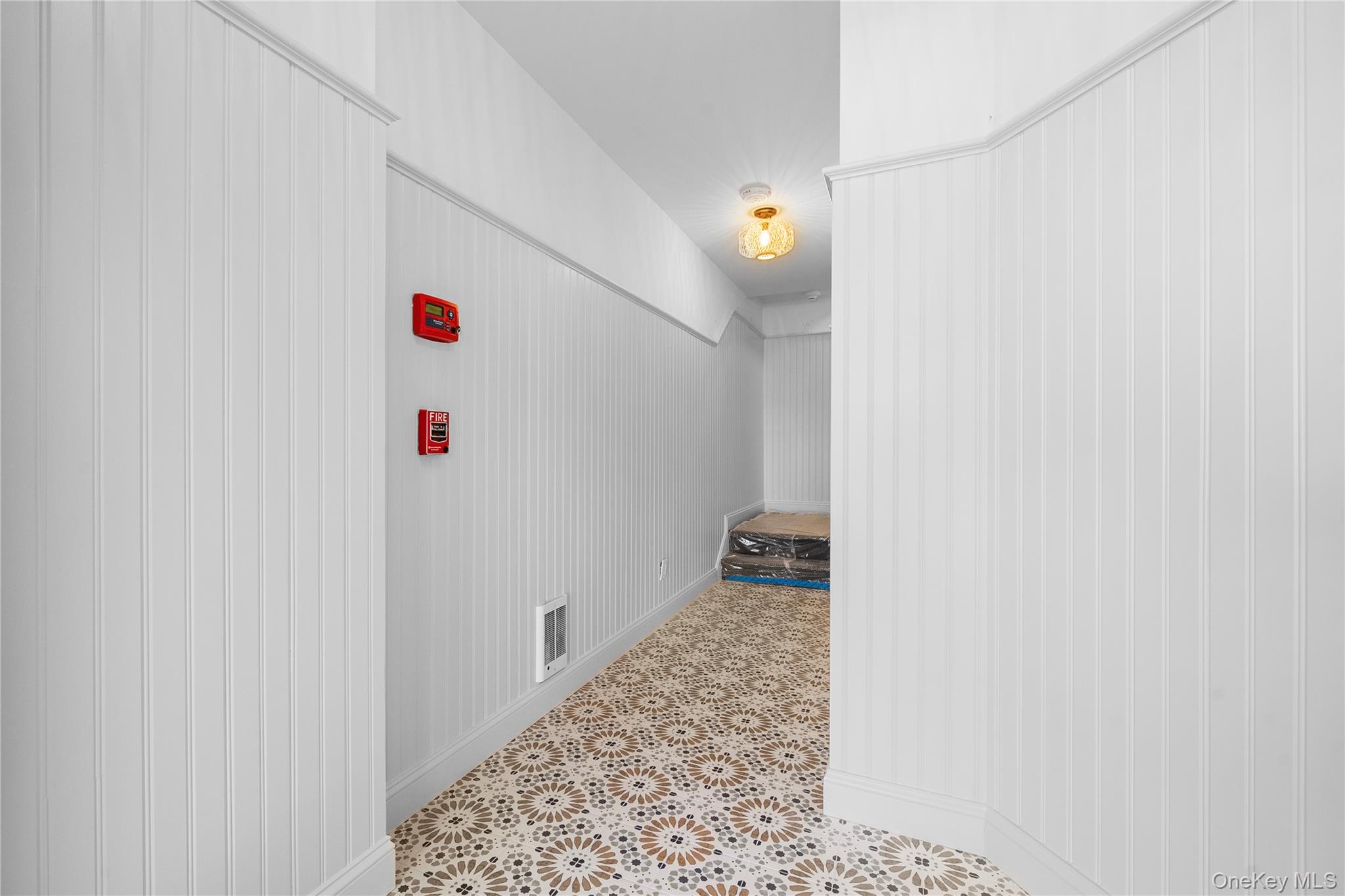 584 Main Street 1 Property Photo 11