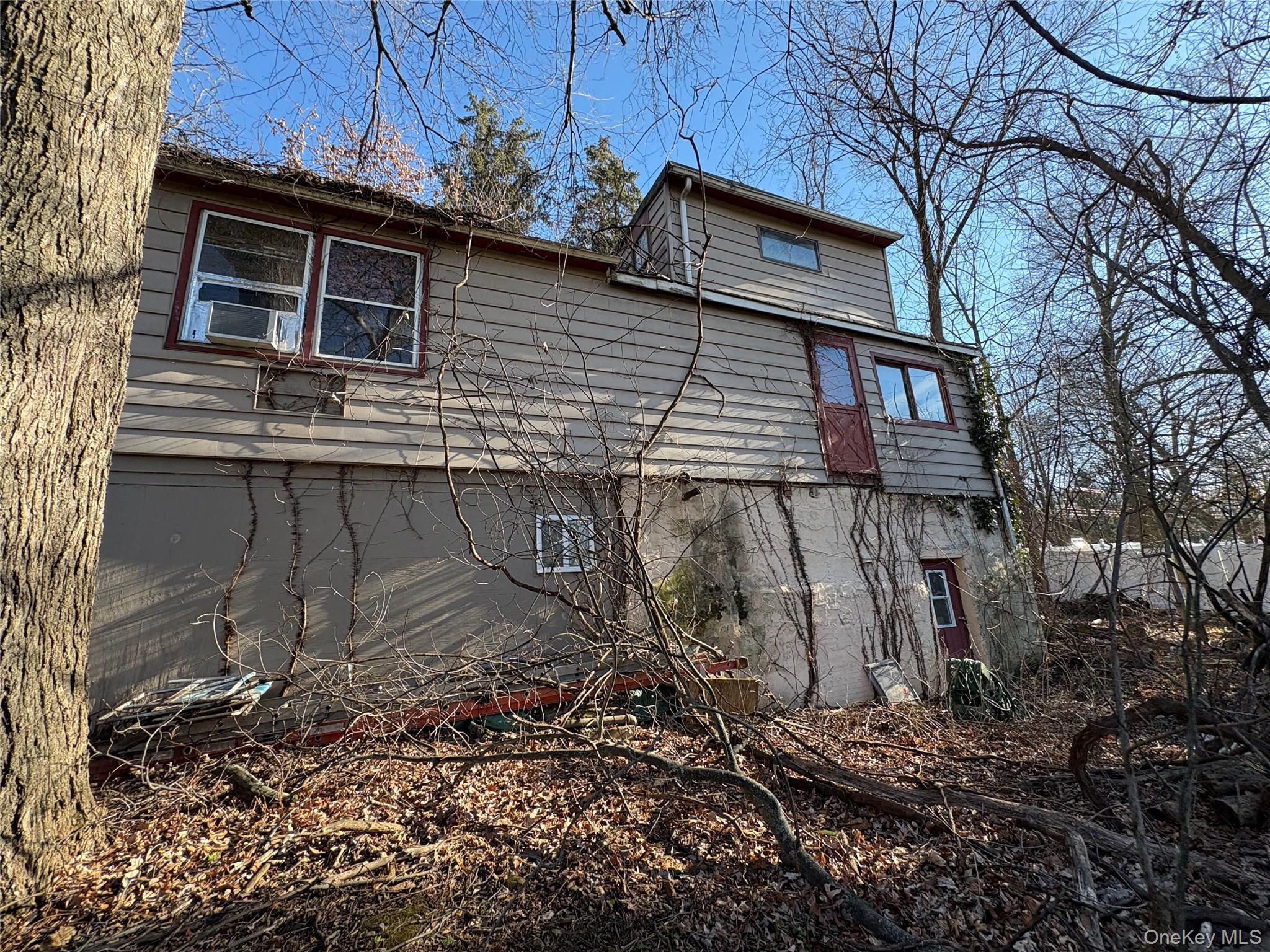 186 S Route 303 Property Photo 3