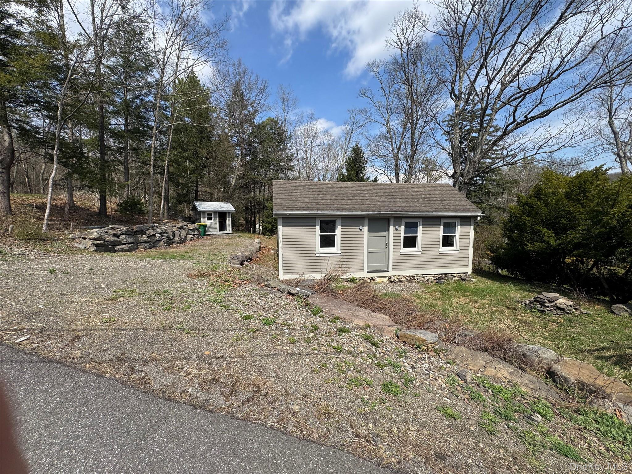 1810 Sawkill Park Road Property Photo 2