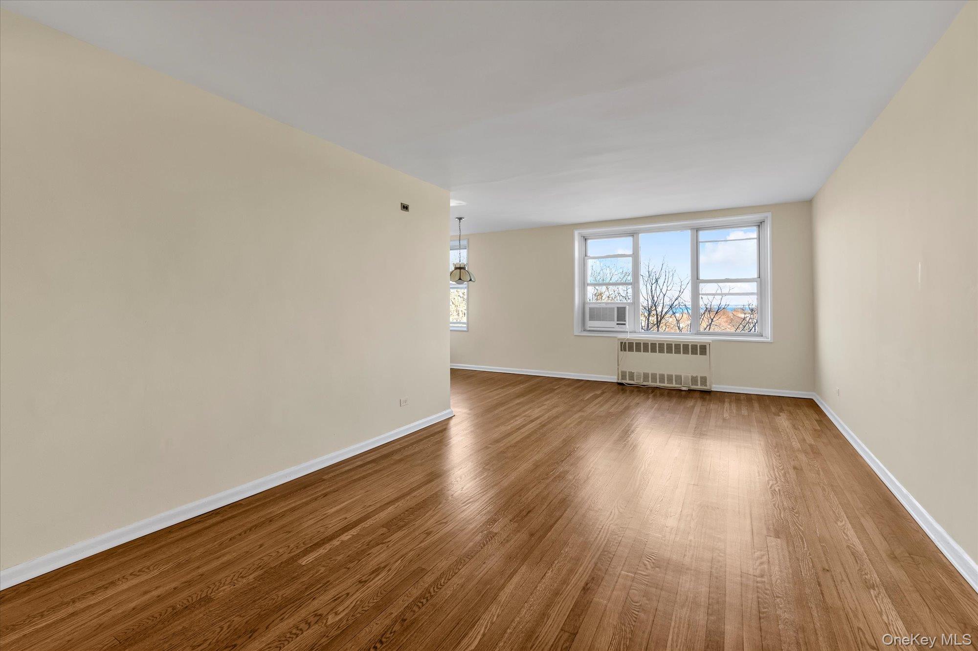 209-80 18 Avenue 6d Property Photo 4
