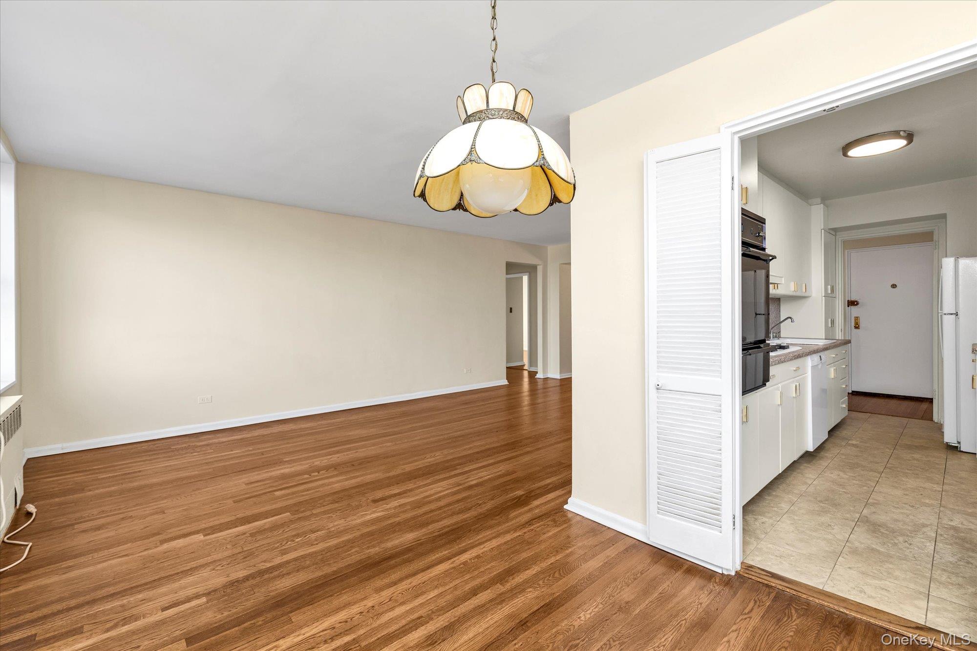 209-80 18 Avenue 6d Property Photo 7