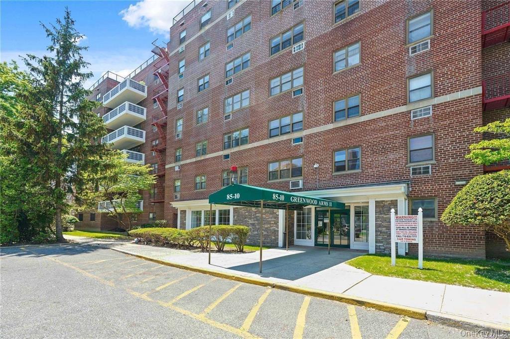 85-10 151 Avenue 5g Property Photo 2