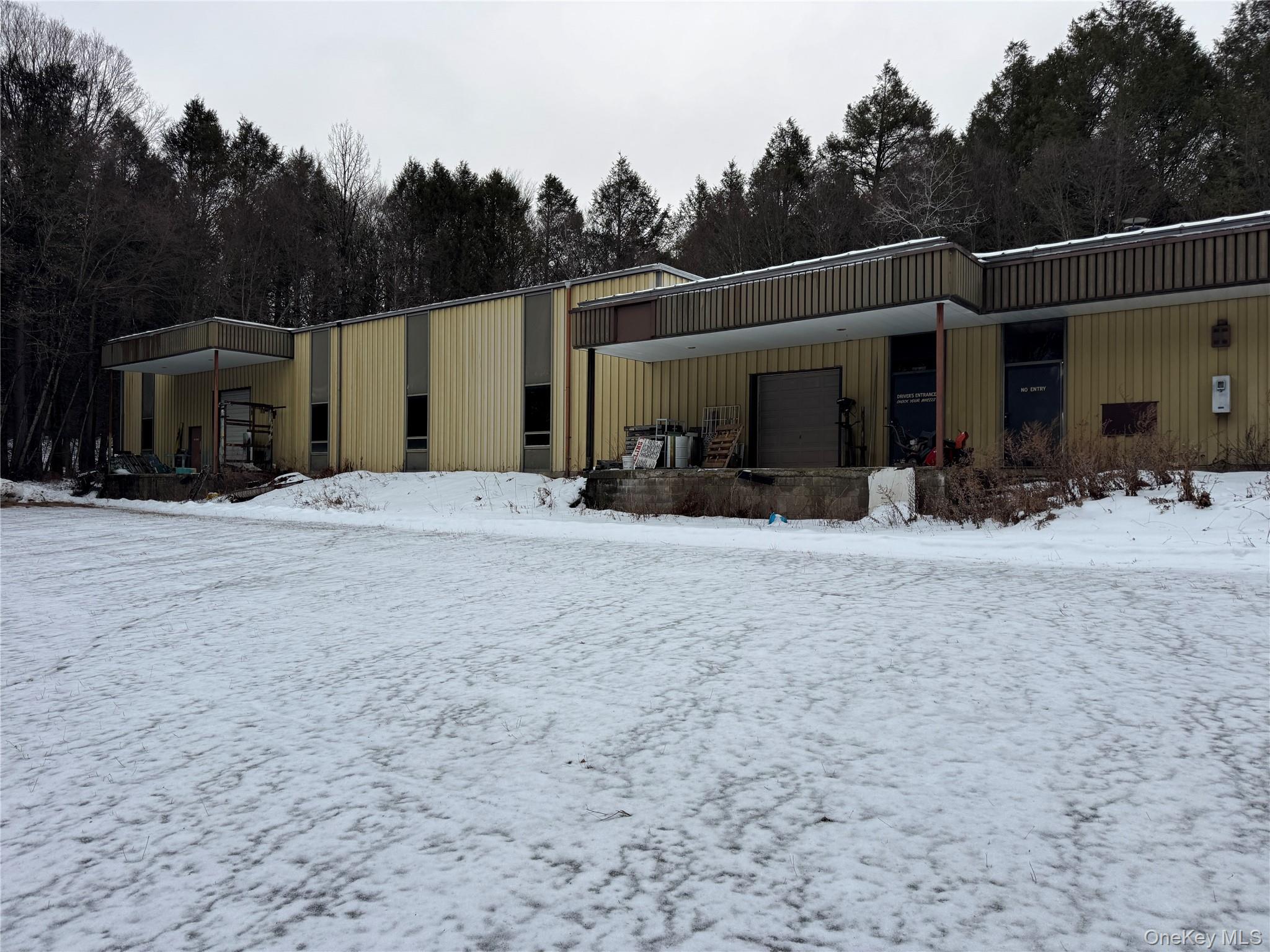 13 183b Road Property Photo 3