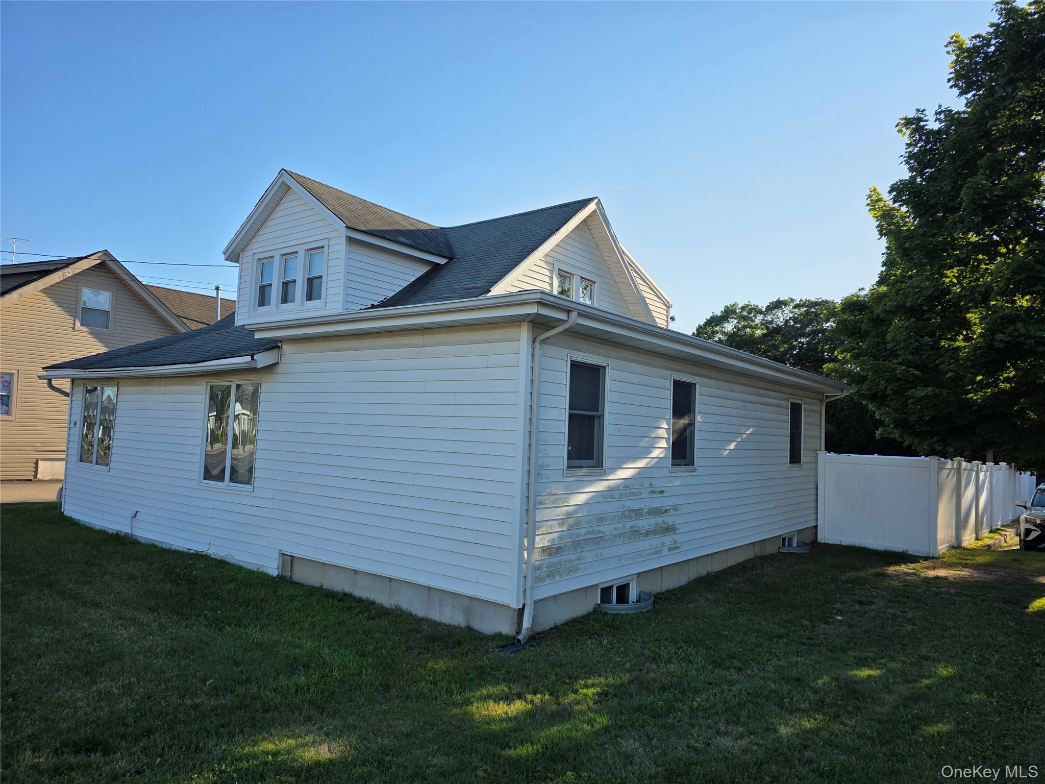 90 Medford Avenue Property Photo 2