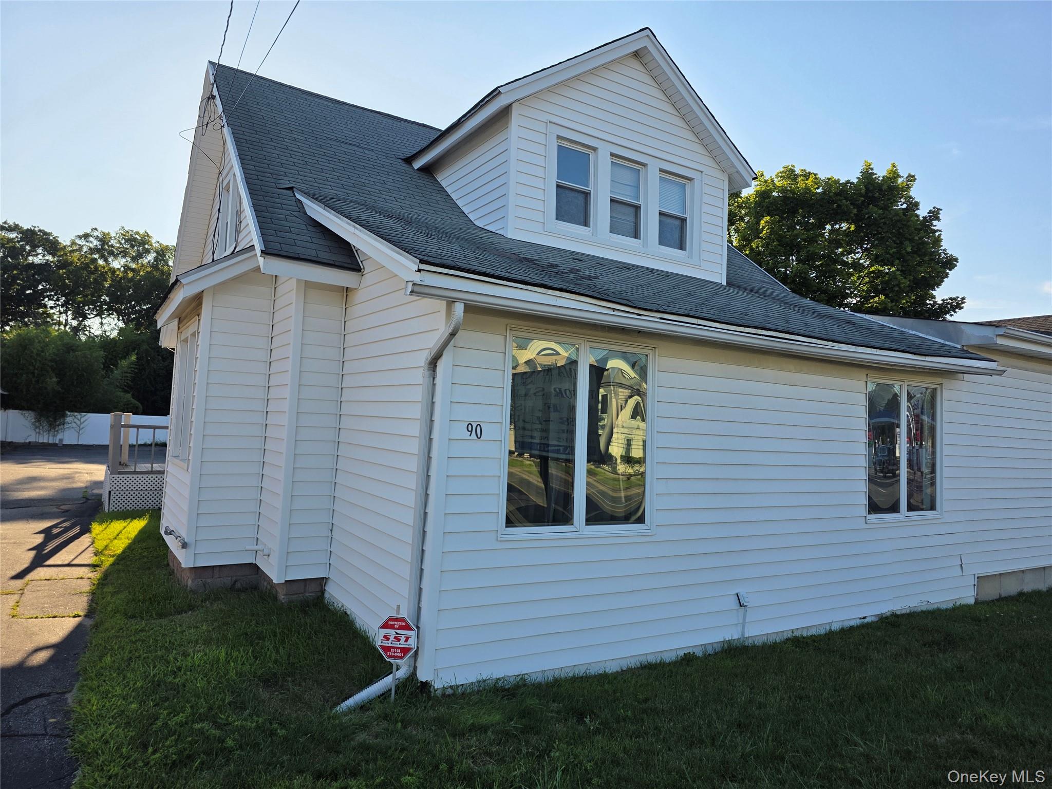 90 Medford Avenue Property Photo 4
