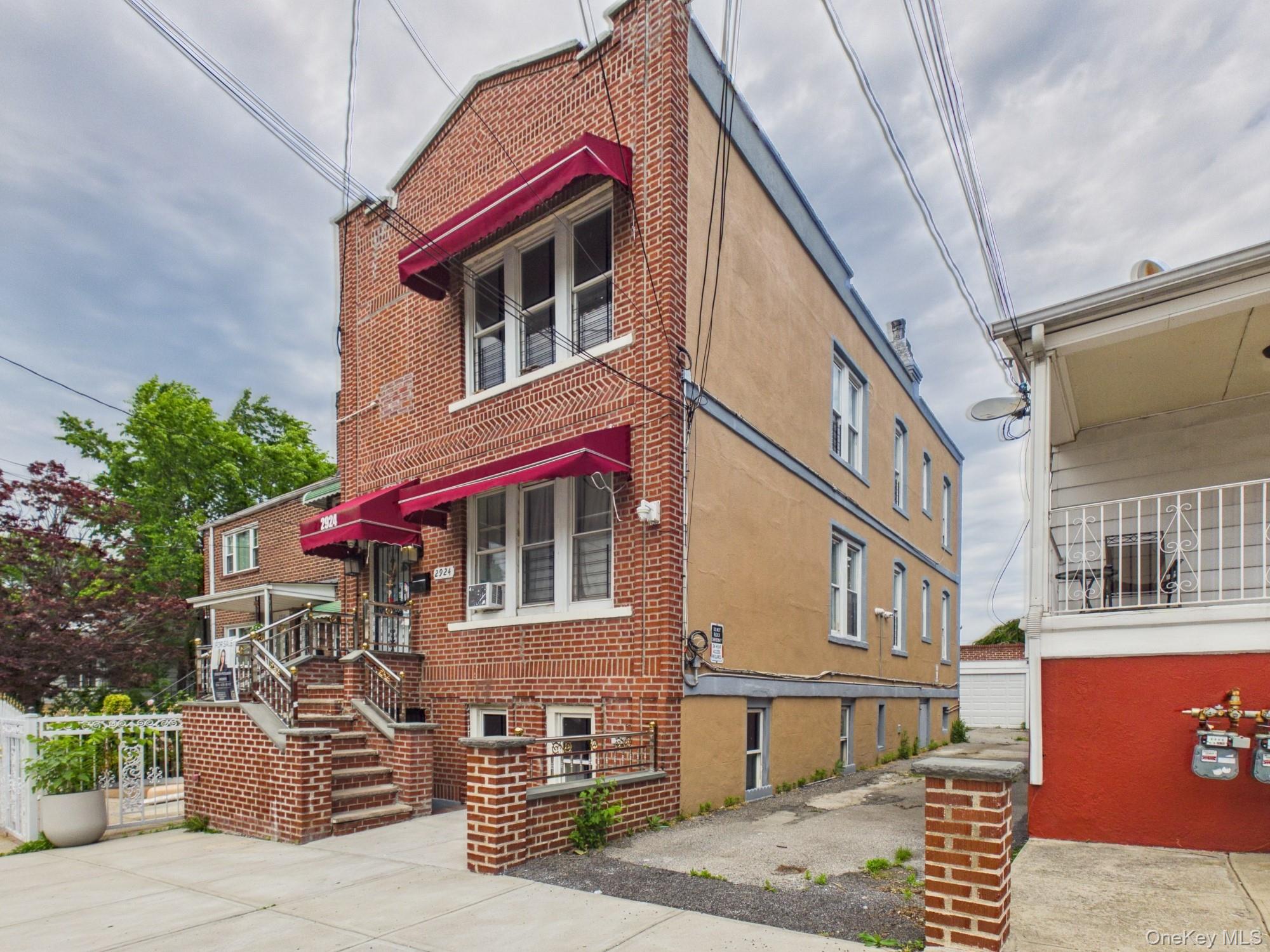 2924 Yates Avenue Property Photo 1