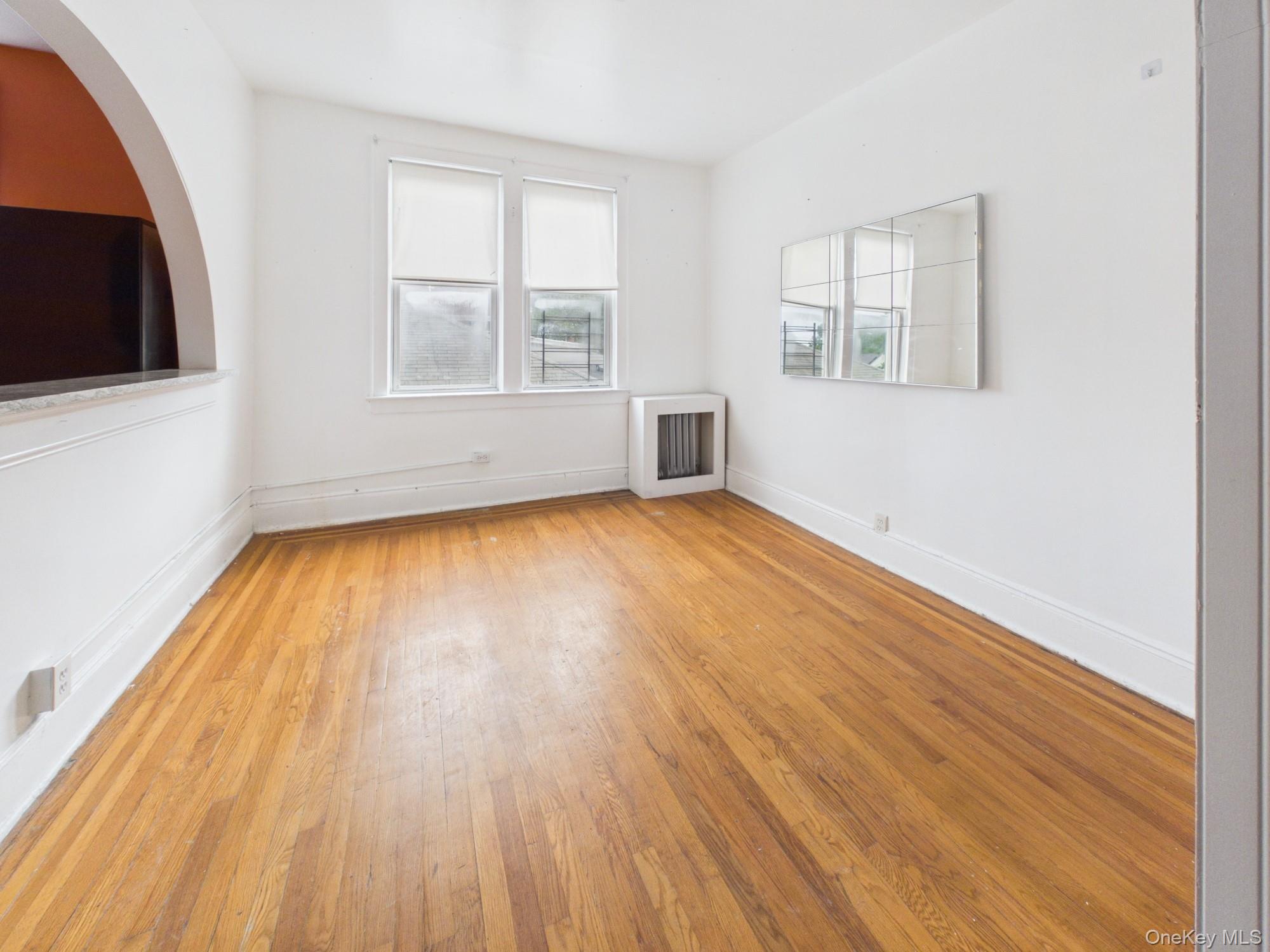 2924 Yates Avenue Property Photo 6