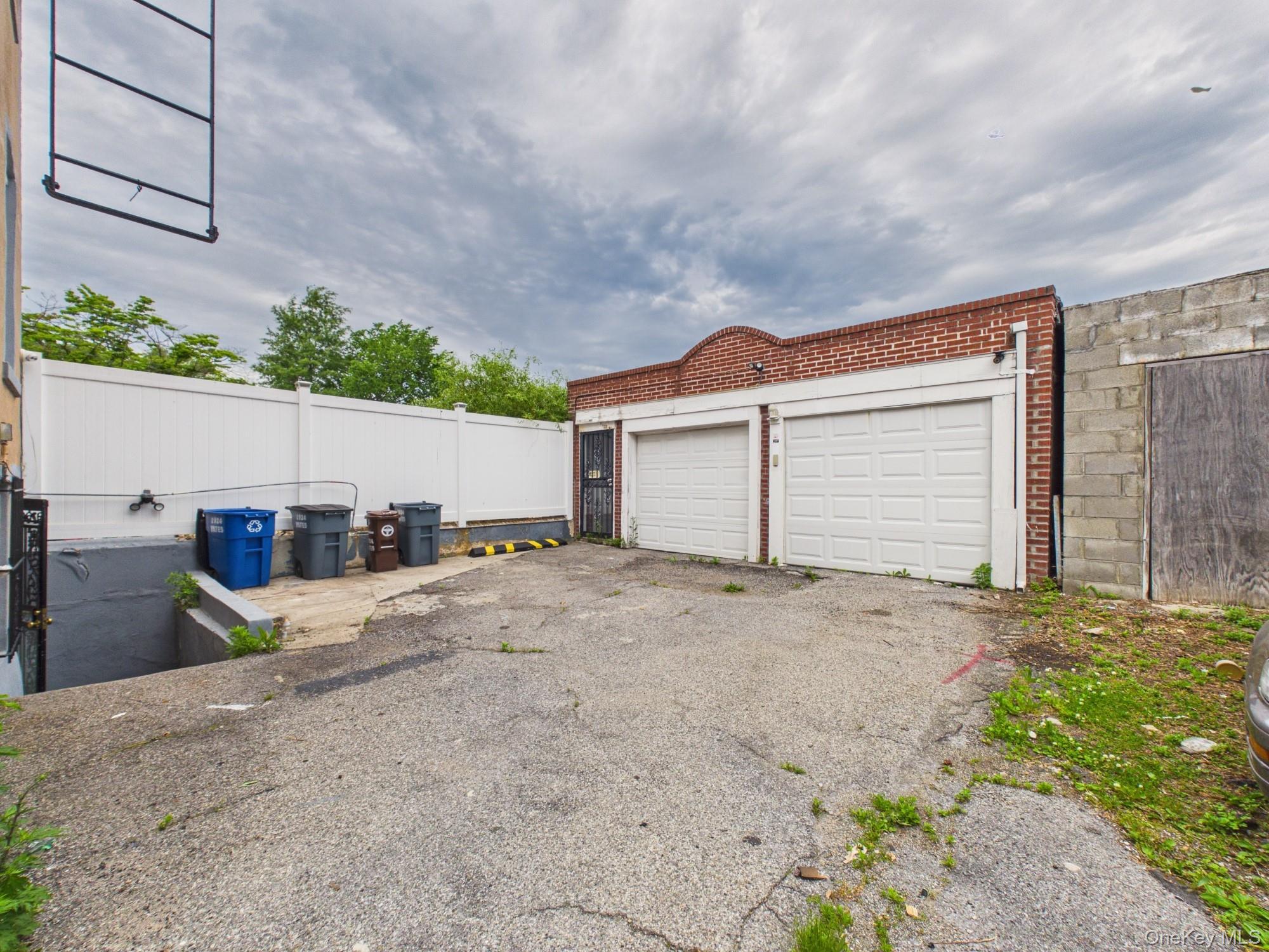 2924 Yates Avenue Property Photo 16