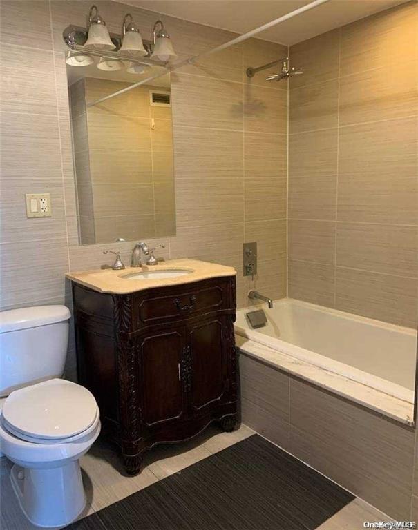 133-38 Sanford Avenue 7e Property Photo 4