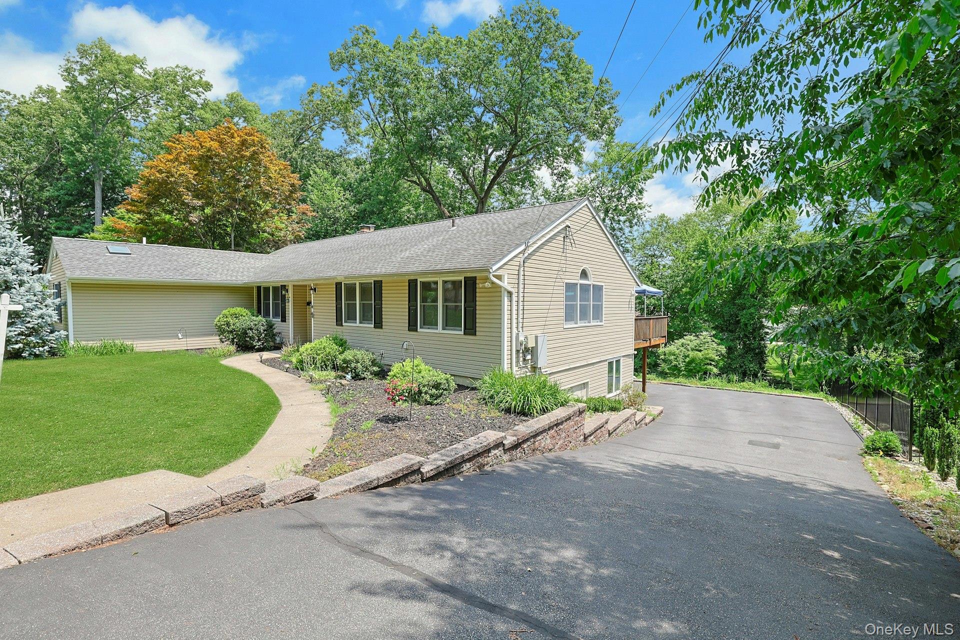 42 Briarwood Drive Property Photo 2
