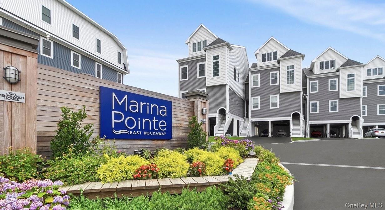121 Marina Pointe Drive 121 Property Photo 1