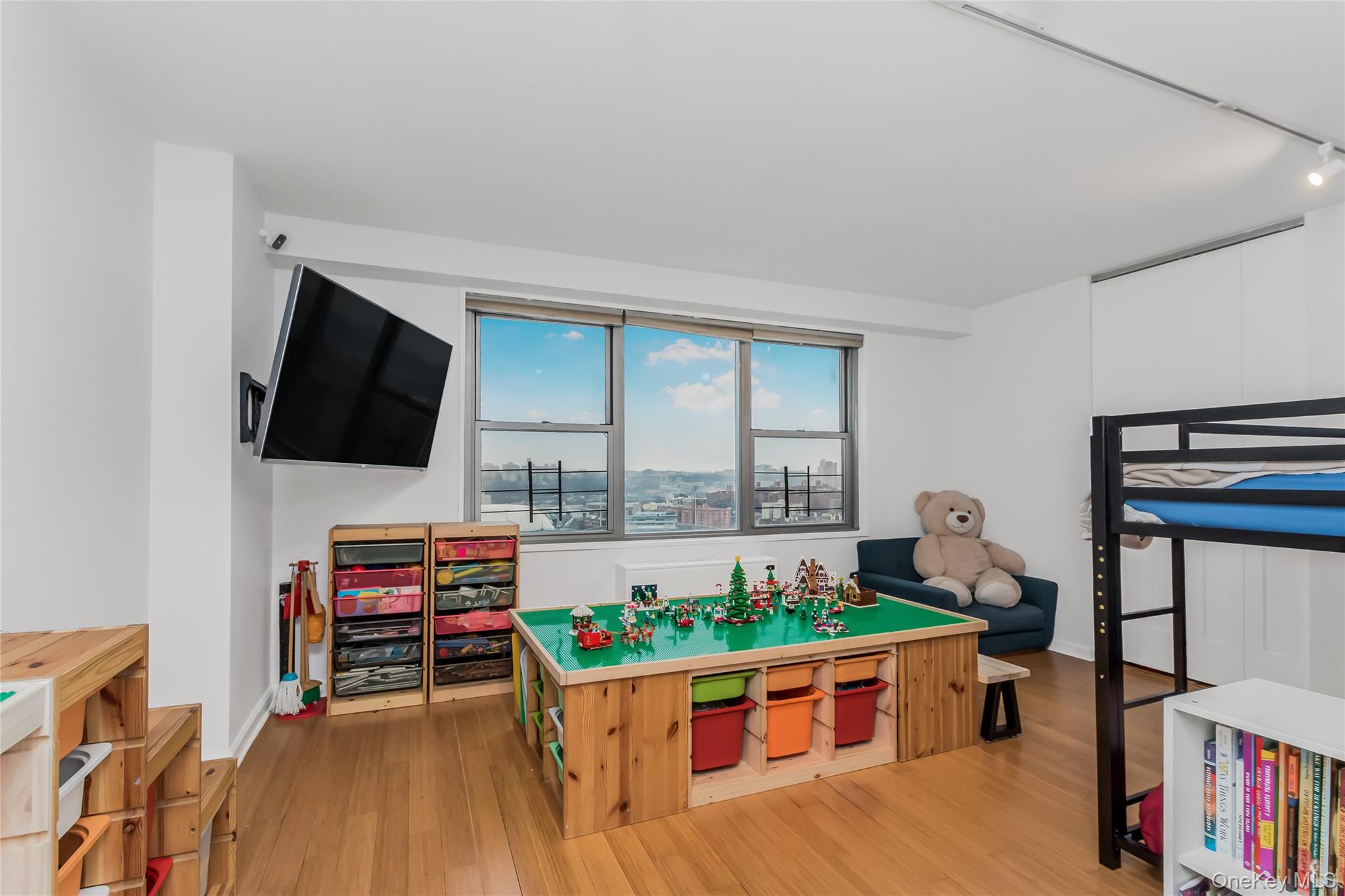 2500 Johnson Avenue 15g Property Photo 10