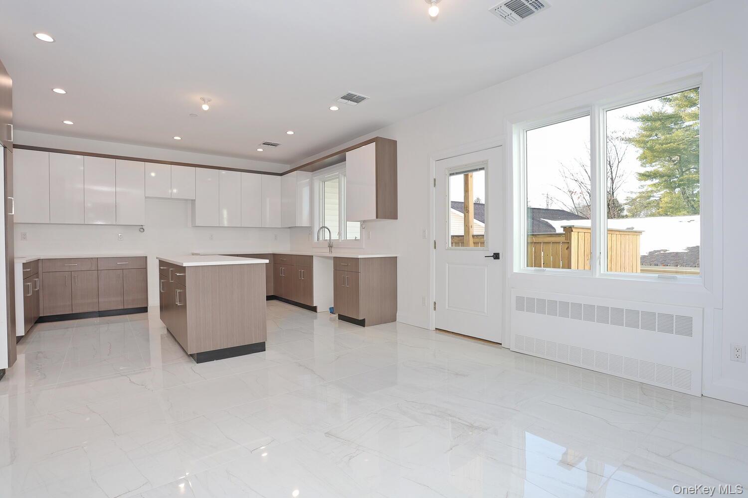 4 Howard Drive 213 Property Photo 5