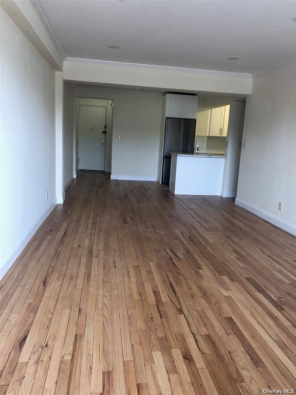 1296 Midland Avenue E4 Property Photo 6