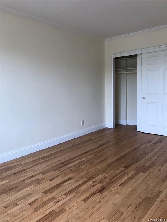 1296 Midland Avenue E4 Property Photo 11