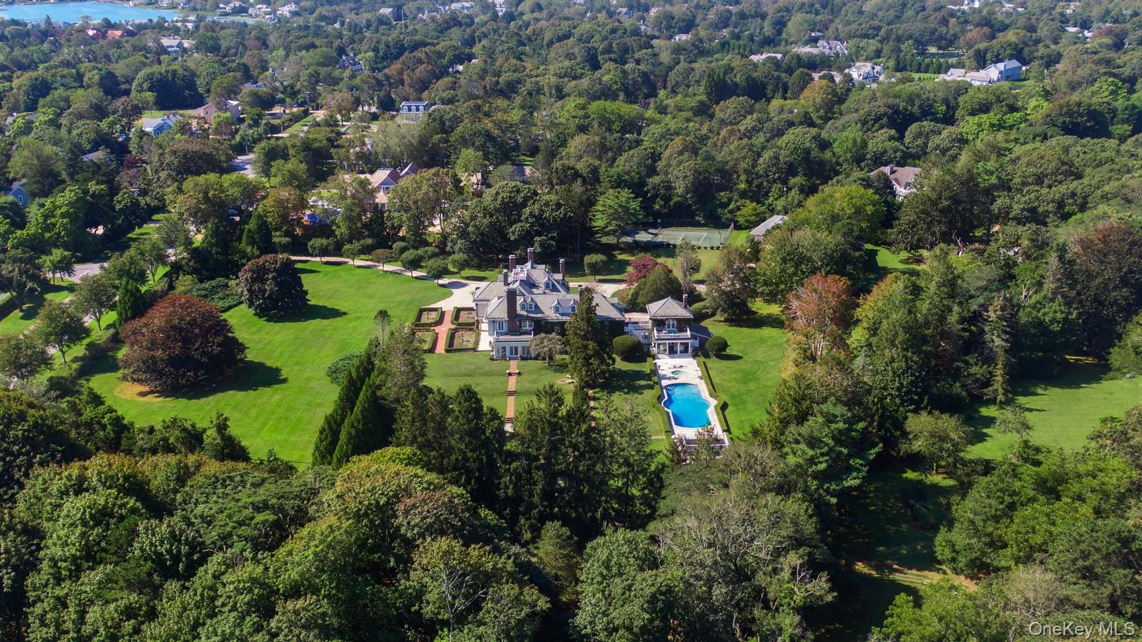 94 Quogue Street Property Photo 3