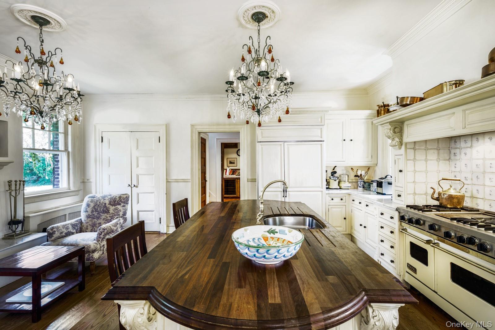 94 Quogue Street Property Photo 16