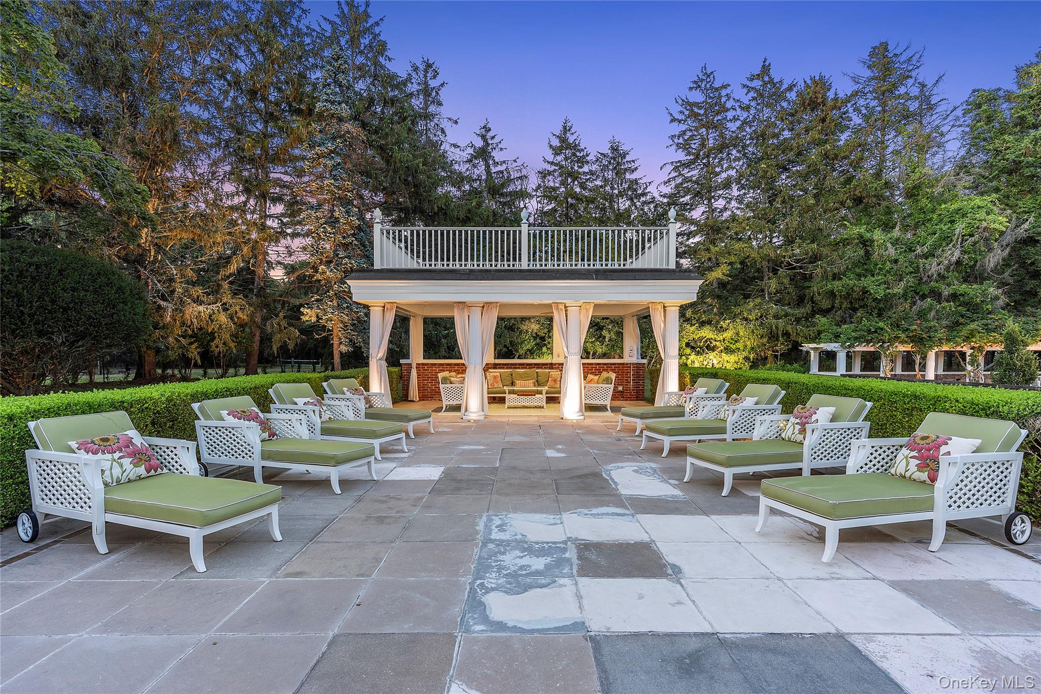 94 Quogue Street Property Photo 45