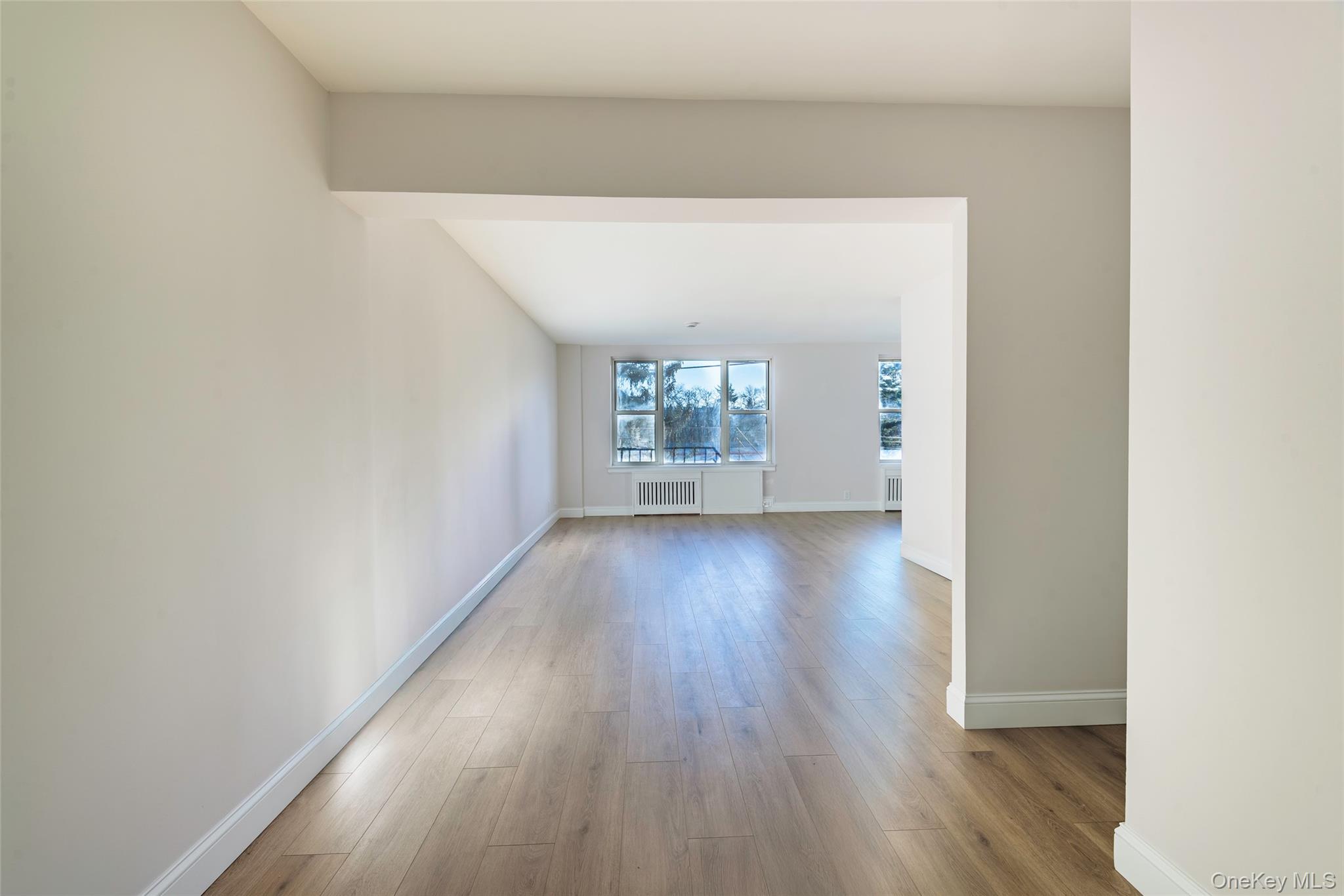 125 Bronx River Road 2e Property Photo 3