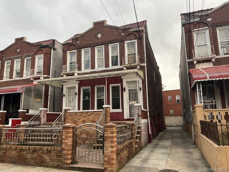 886 Linden Boulevard Property Photo 2