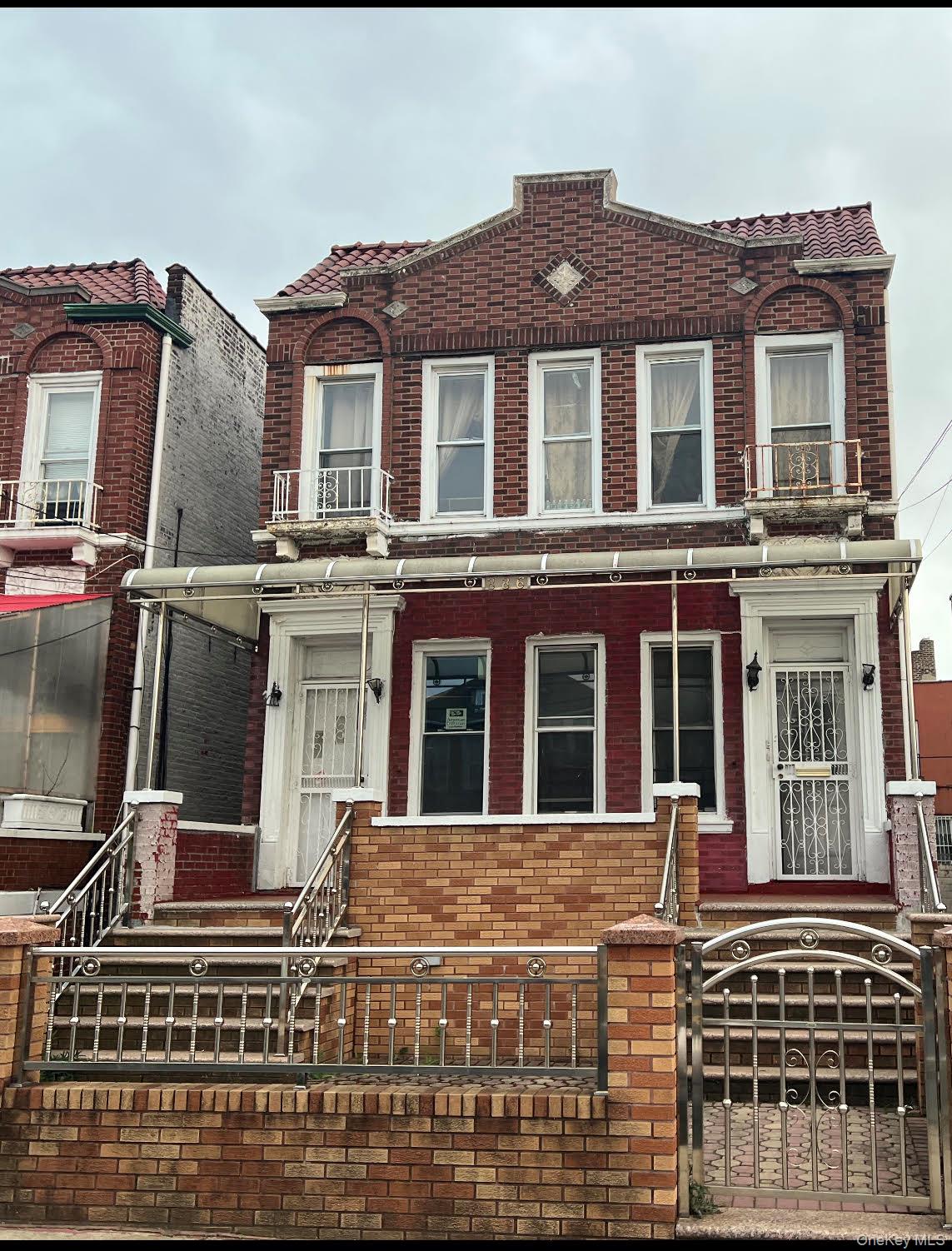 886 Linden Boulevard Property Photo 3