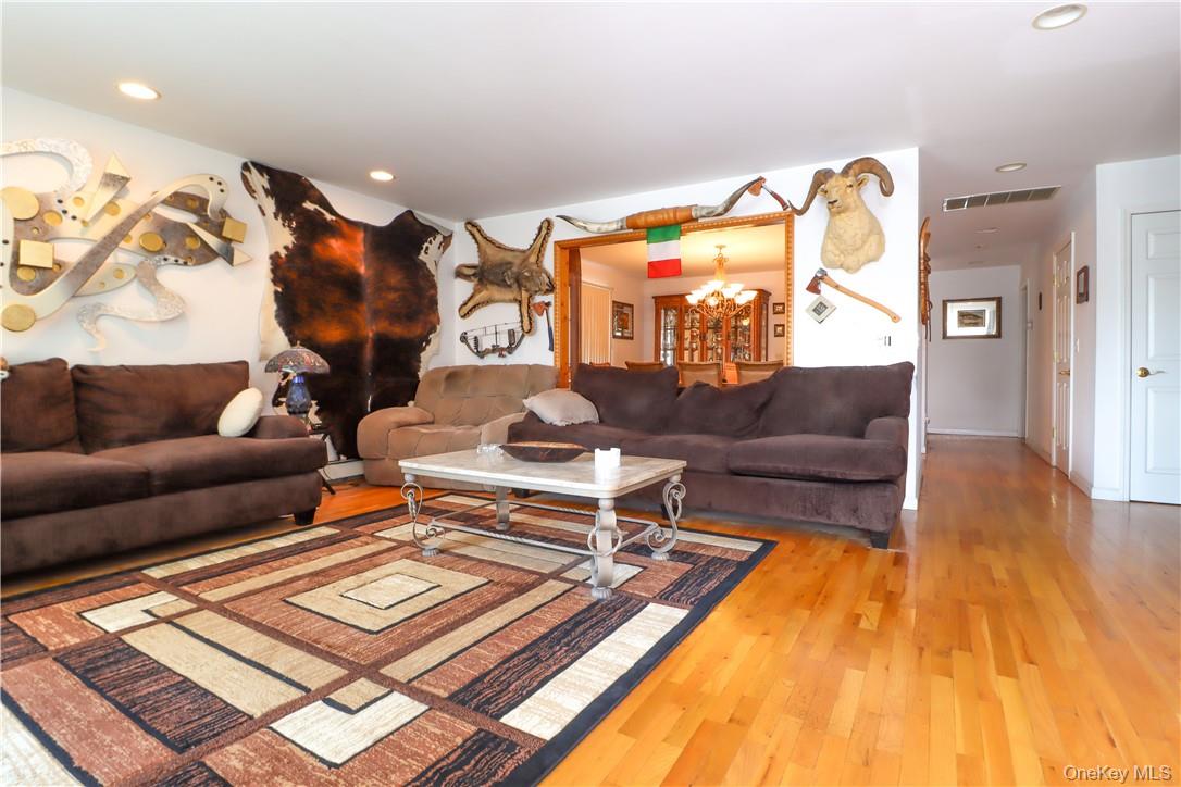 1078 Midland Avenue Property Photo 3