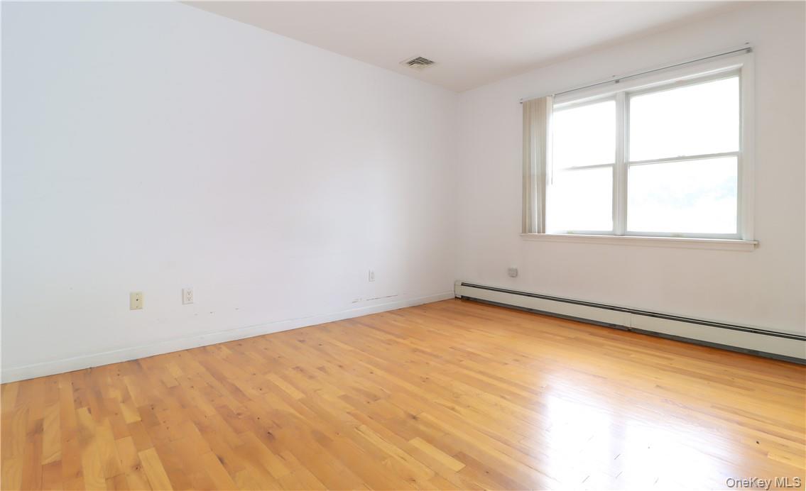 1078 Midland Avenue Property Photo 11