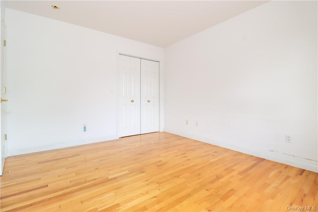 1078 Midland Avenue Property Photo 12