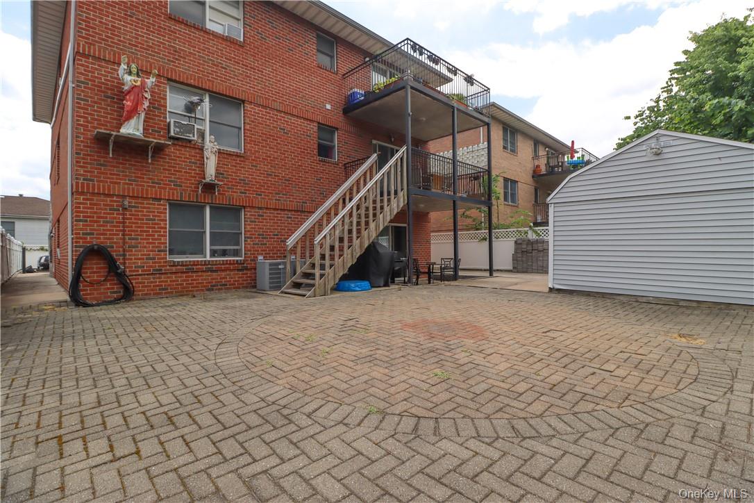 1078 Midland Avenue Property Photo 15