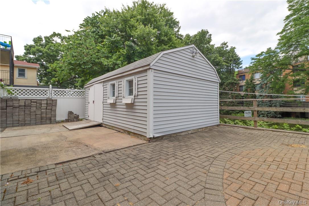 1078 Midland Avenue Property Photo 16