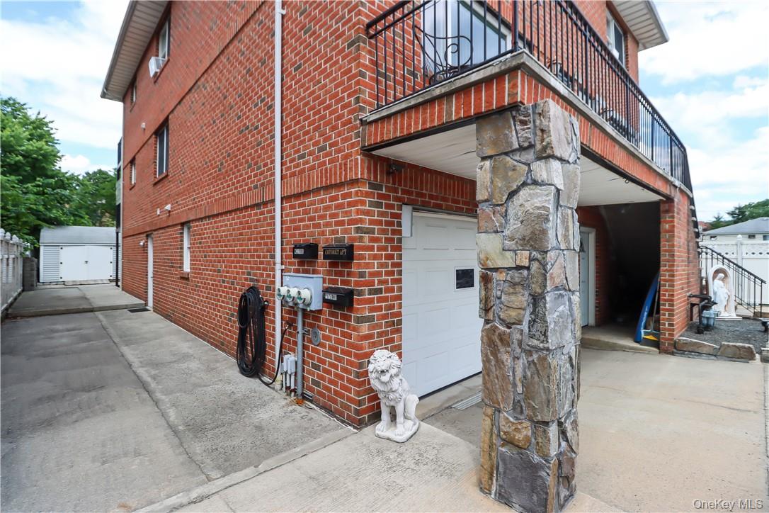 1078 Midland Avenue Property Photo 19