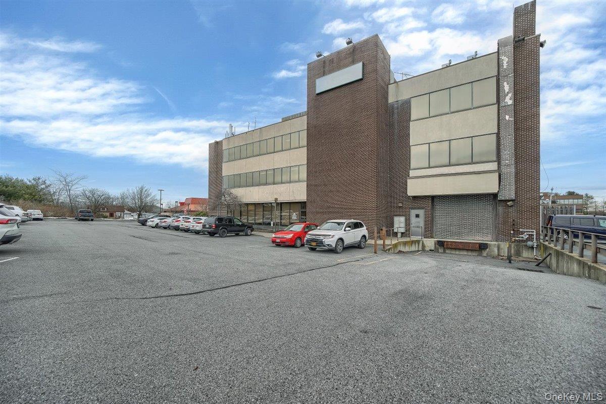 15 Matthews Street 200 Property Photo 2