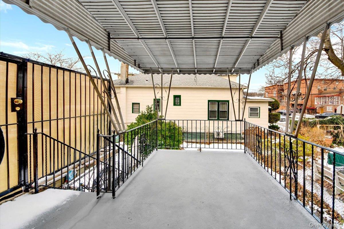 1241 Arnow Avenue Property Photo 6