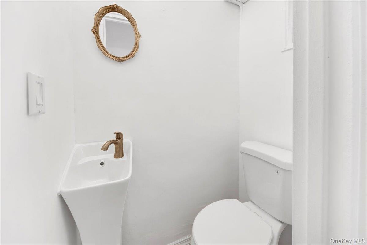 1241 Arnow Avenue Property Photo 7