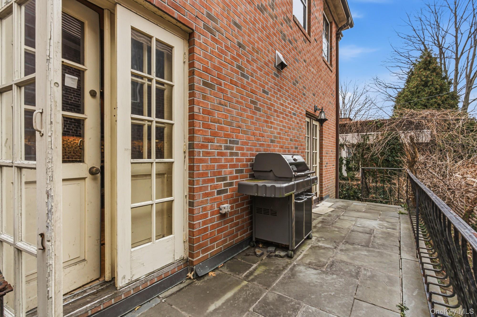 31 Puritan Avenue Property Photo 5