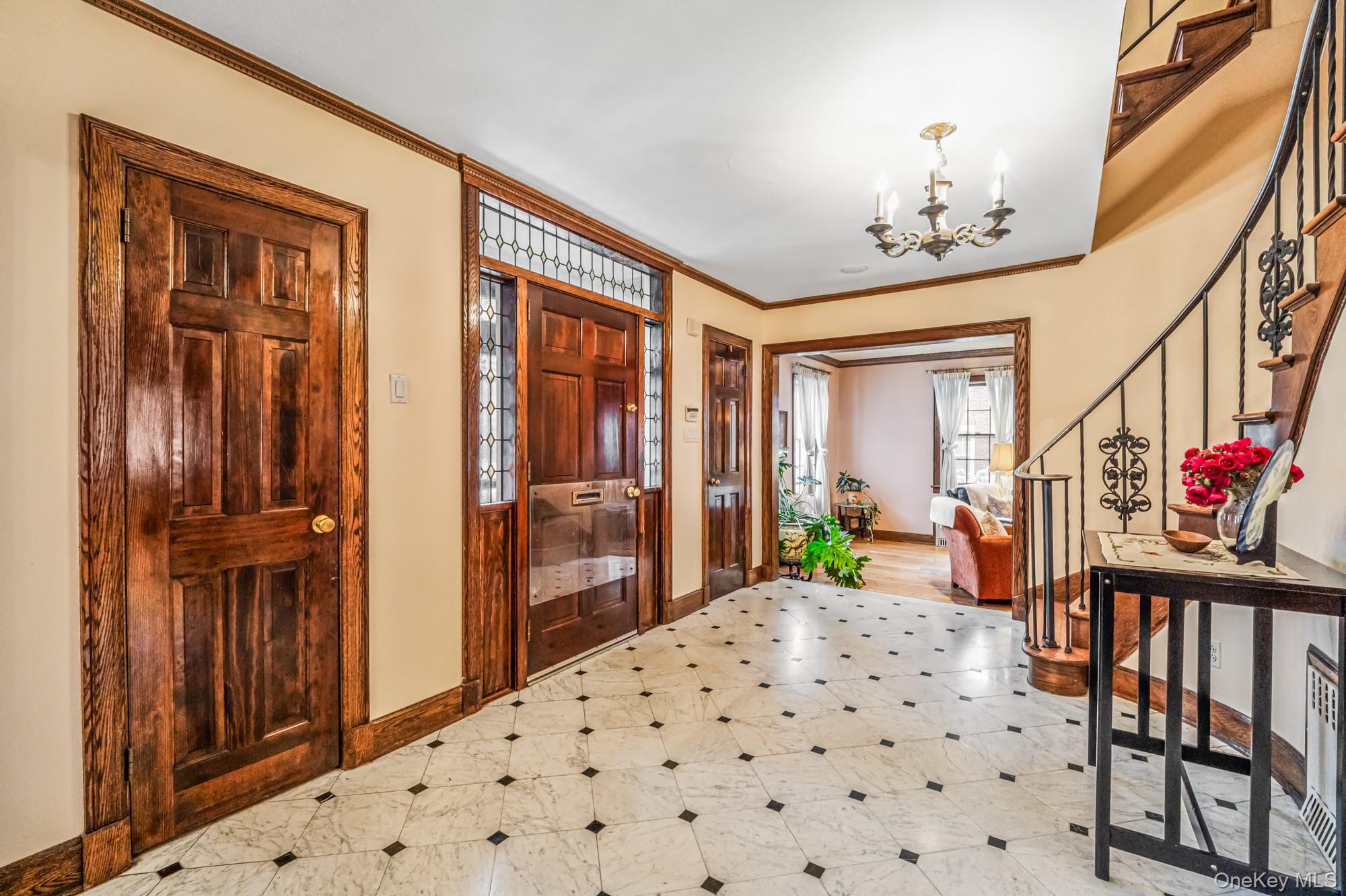 31 Puritan Avenue Property Photo 8