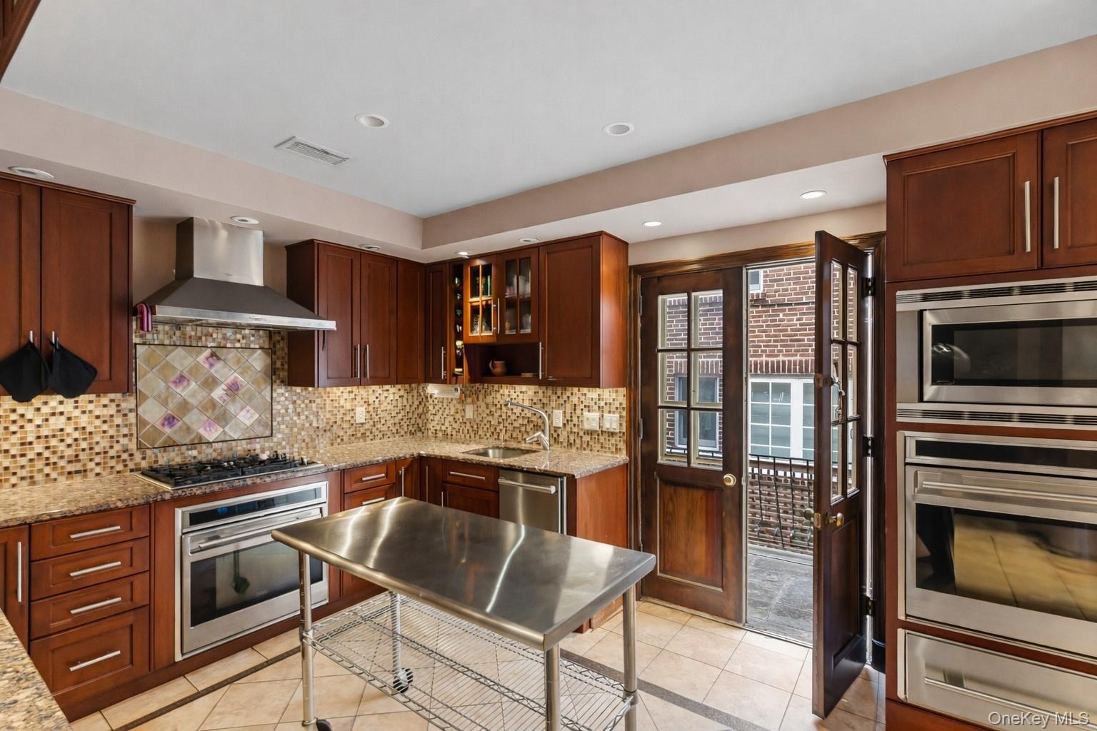 31 Puritan Avenue Property Photo 12