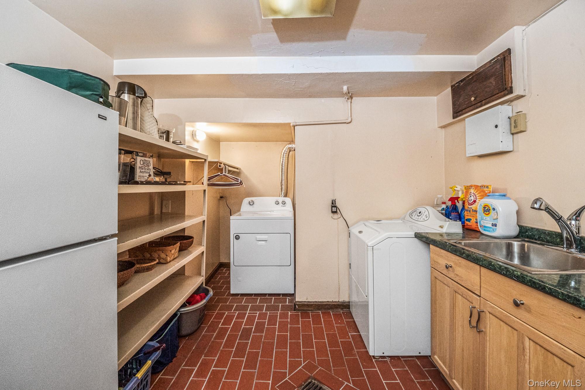 31 Puritan Avenue Property Photo 42