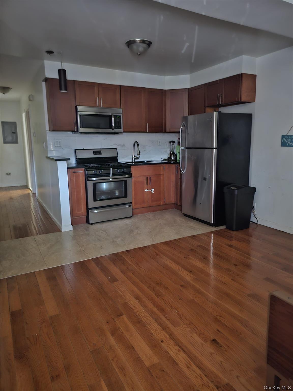 11119 156th Street Property Photo 6