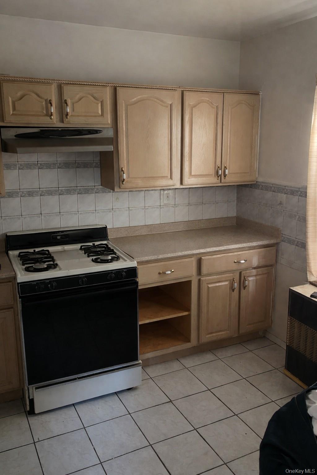 118-18 190th Street Property Photo 4