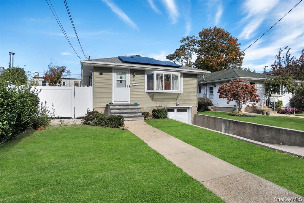 61 S Merrick Road Property Photo 1