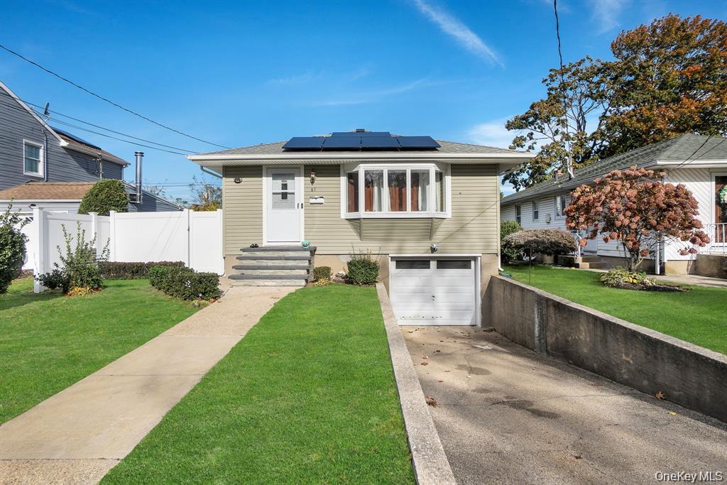 61 S Merrick Road Property Photo 2